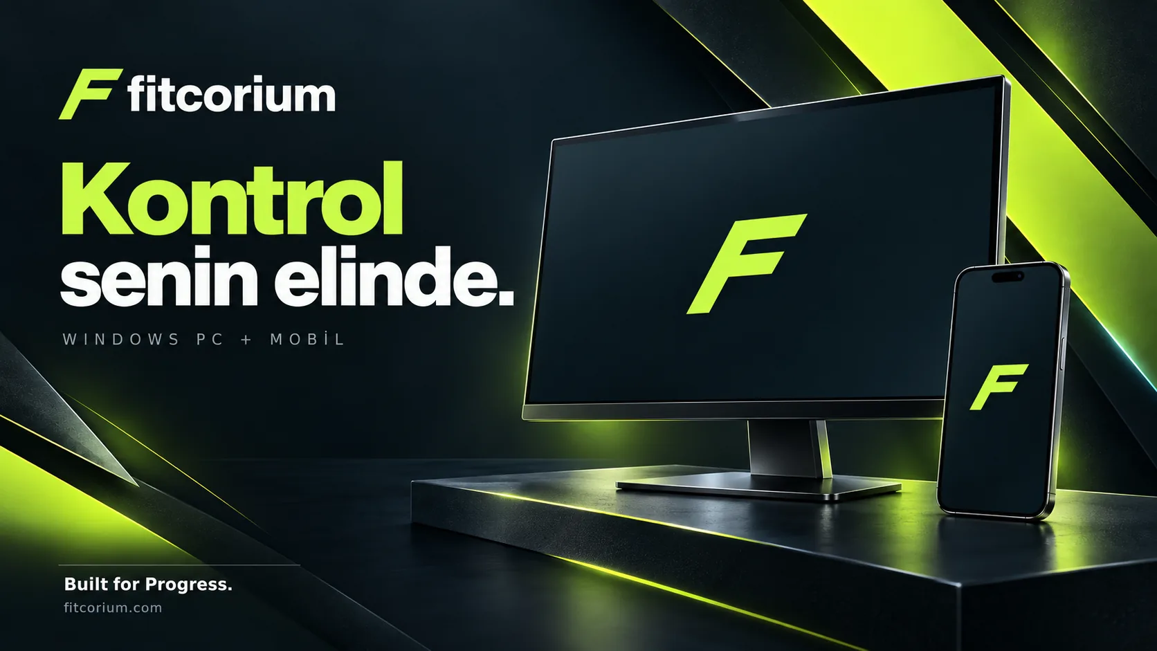 Fitcorium yönetim paneli bir bilgisayarda, üye ekranı bir telefonda